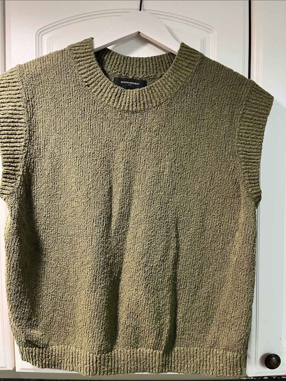 Banana Republic Factory Olive Sleeveless Knit Pullover